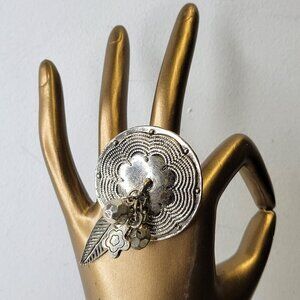 Vintage Round Charm Ring Adjustable Silver Tone Vintage ring